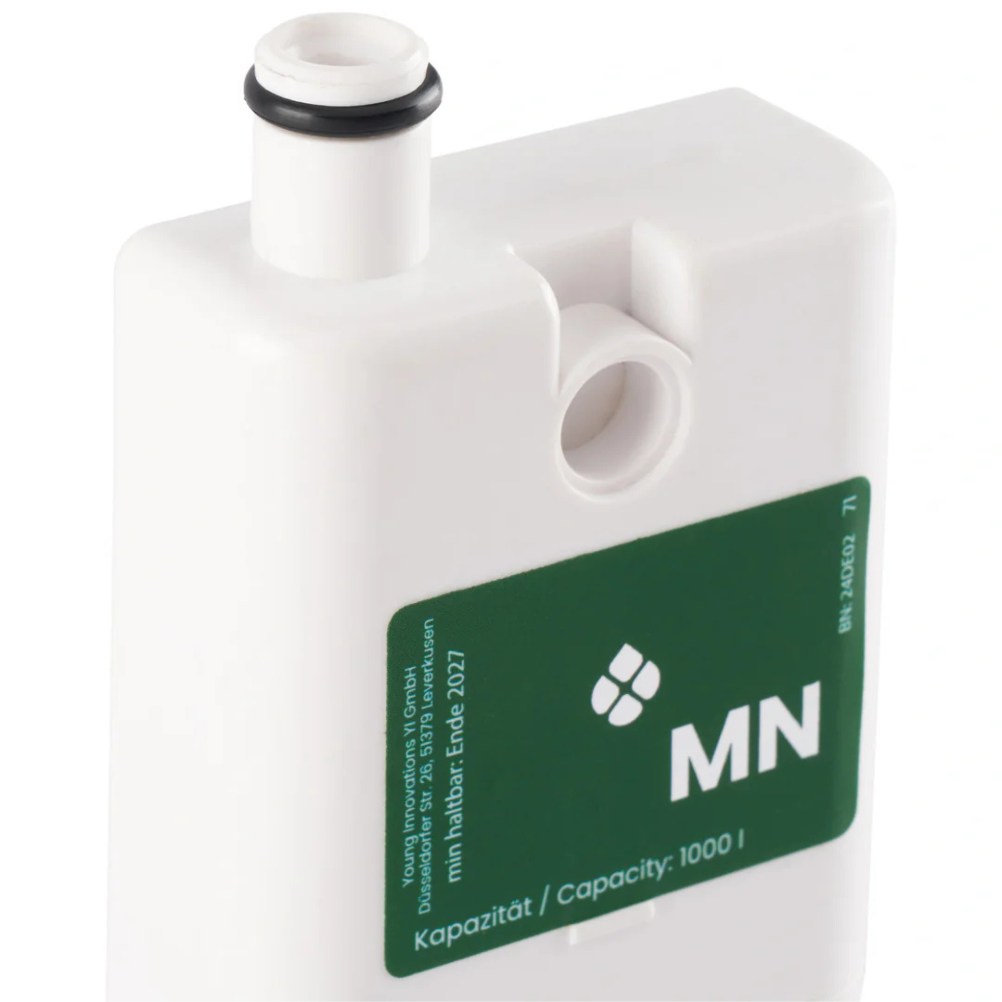 Filtr mineralny HO3 MN wzbogaca wodę w niezbędne minerały, takie jak magnez, wapń, potas i sód. Podnosi pH i przywraca wodzie naturalny, delikatny smak po procesie osmozy. Dzięki niemu woda staje się zdrowsza, bardziej zrównoważona i przyjemna w piciu. Filtr MN to doskonałe uzupełnienie systemów HO3 opartych na odwróconej osmozie, zapewniające codzienny dostęp do czystej, mineralizowanej wody prosto z kranu.